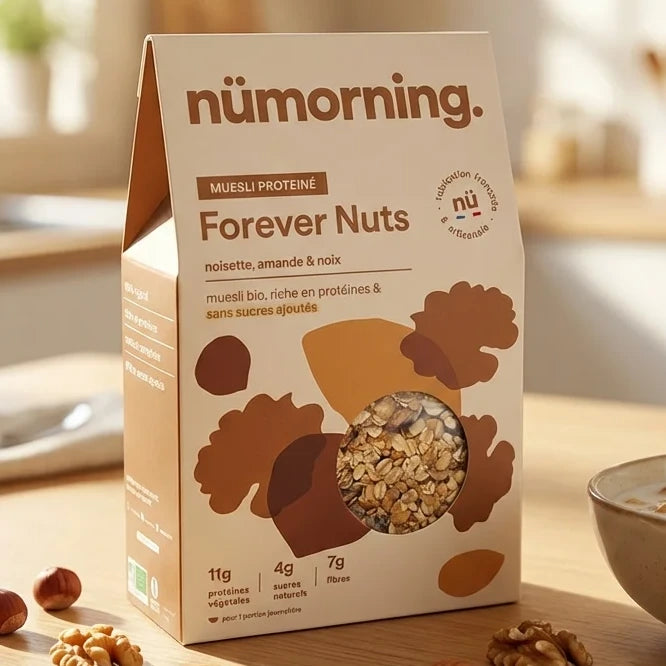 Granola Nümorning noisette amande noix 300g avec bol et fruits secs sur table bois