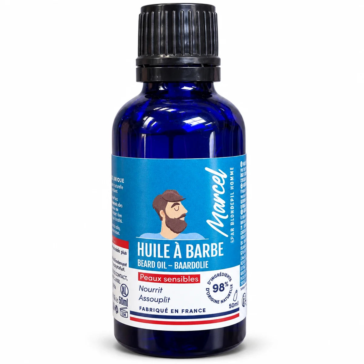 Flacon en verre bleu cobalt d'huile à barbe bio 50ml Blondépil Homme, étiquette Marcel, badge peaux sensibles, fond blanc
