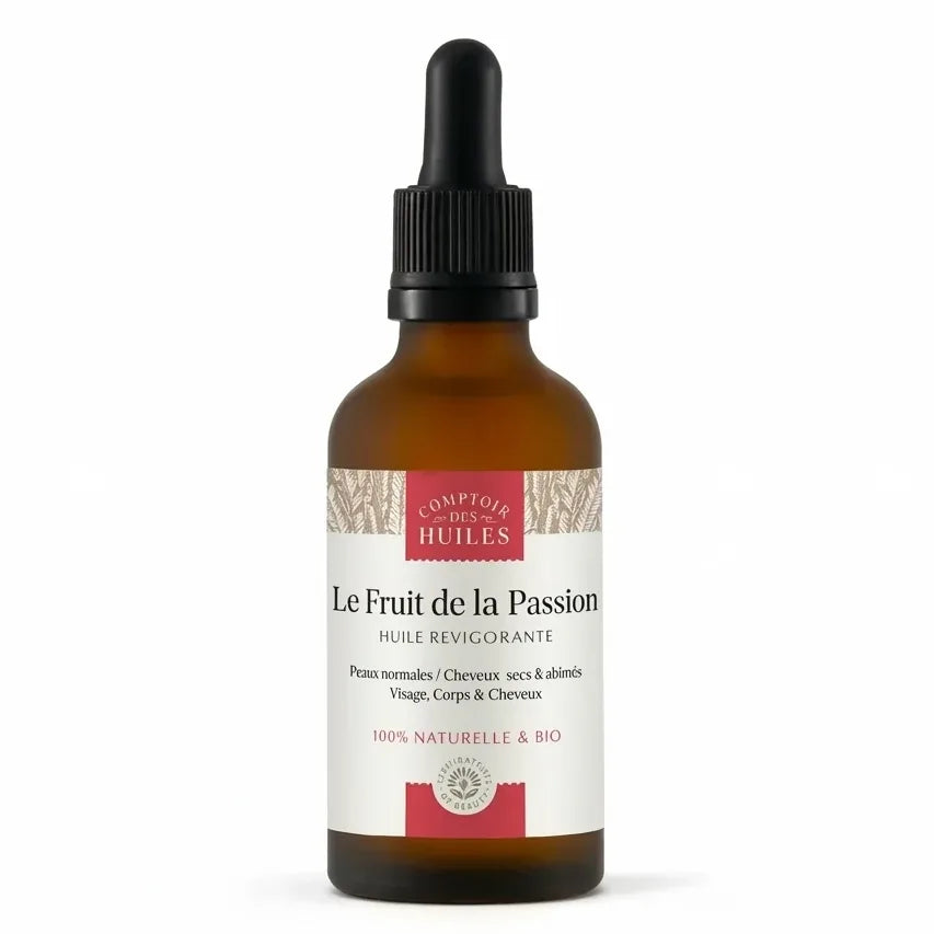 Flacon ambré 50ml huile fruit de la passion Comptoir des Huiles avec pipette noire sur fond blanc