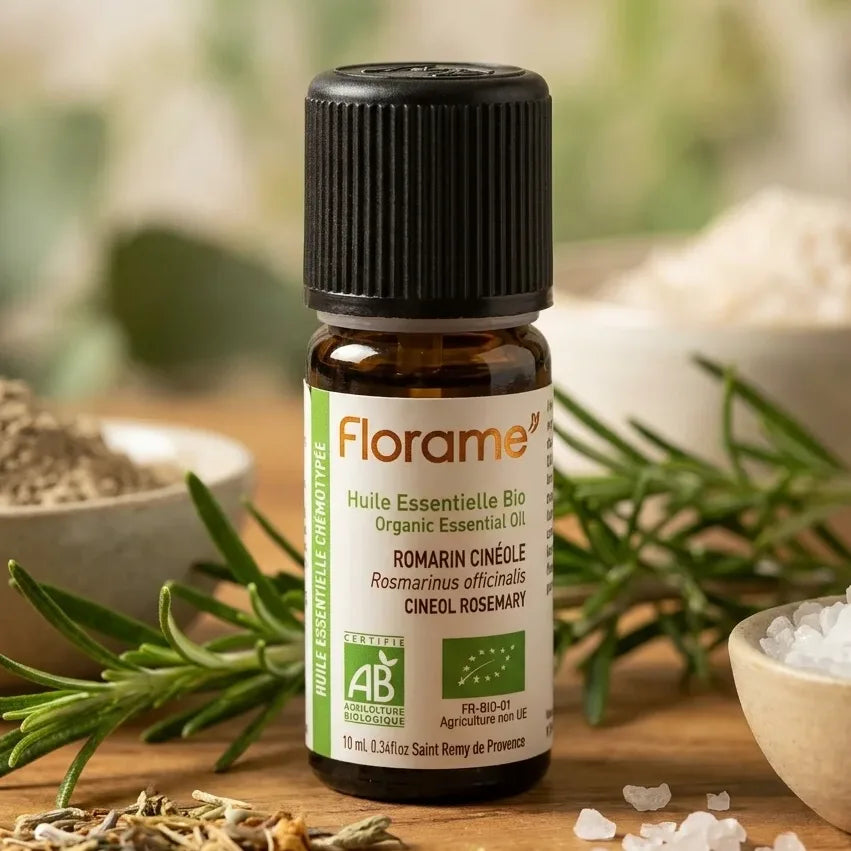 Huile essentielle de Romarin à Cinéole Bio Florame 10ml avec brins de romarin frais