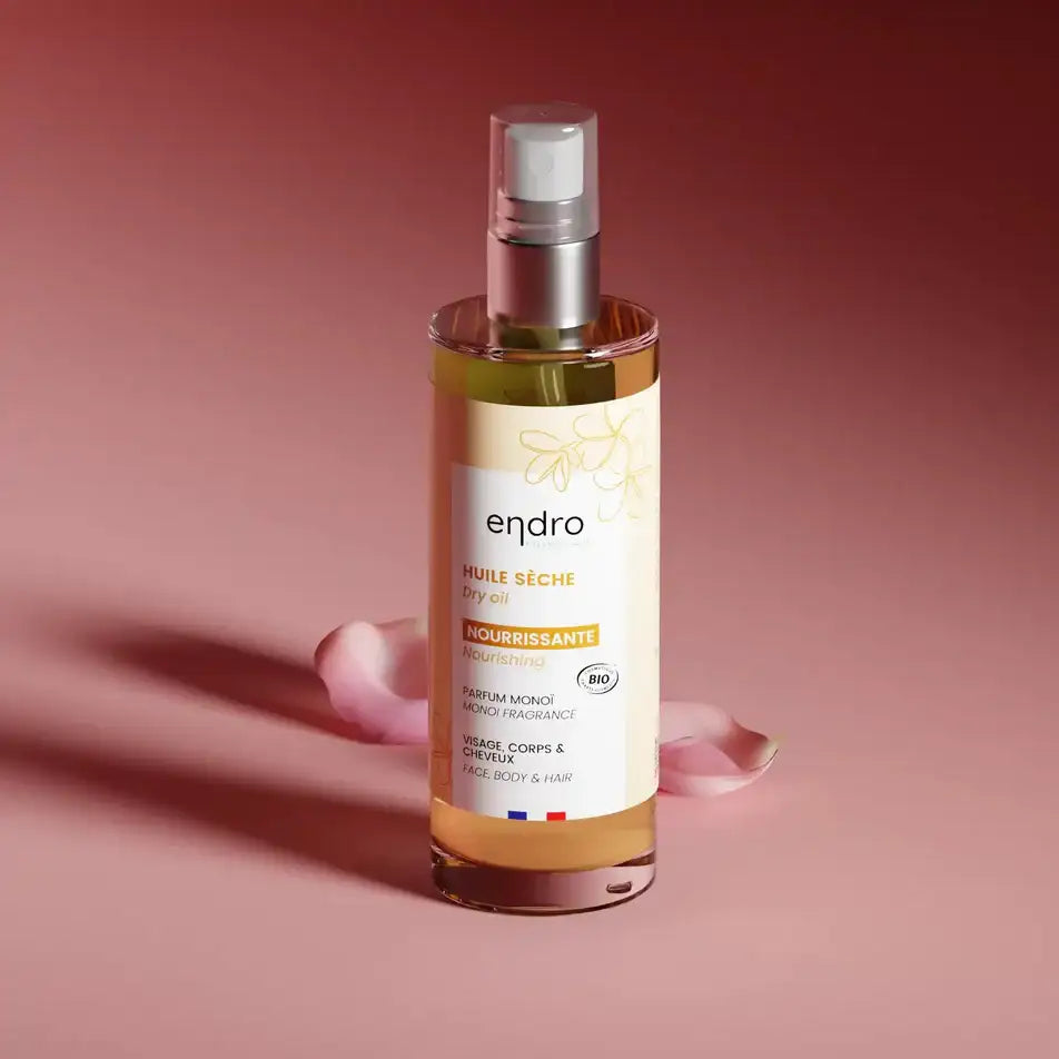 Photo d'ambiance d'Une huile sèche bio 3-en-1 de 100 ml de la marque Endro