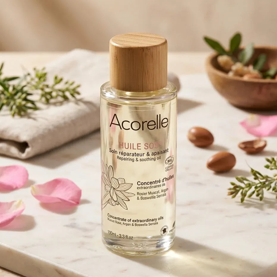 Acorelle Huile SOS Apaisante Bio 100ml avec bouchon bambou sur fond naturel spa