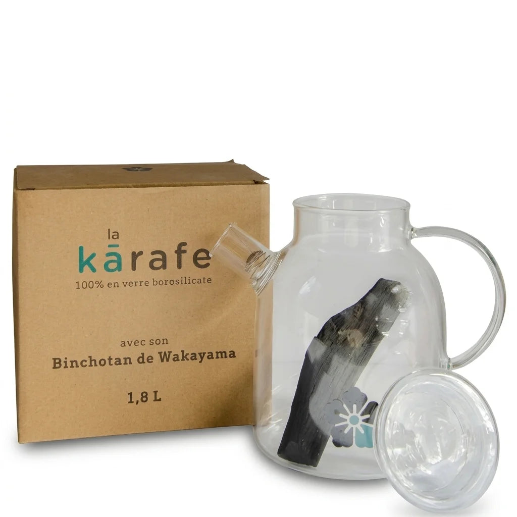 Carafe filtrante Kyuké 1.8L avec binchotan et packaging boîte kraft teal