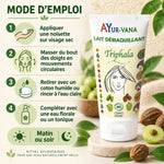 Lait démaquillant au Triphala AyurVana 150 ml sur fond crème, avec mode d'emploi en 4 étapes pour un nettoyage doux du visage matin ou soir.