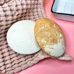 Avant/après utilisation du Un Galet exfoliant naturel corps & visage Lamazuna 