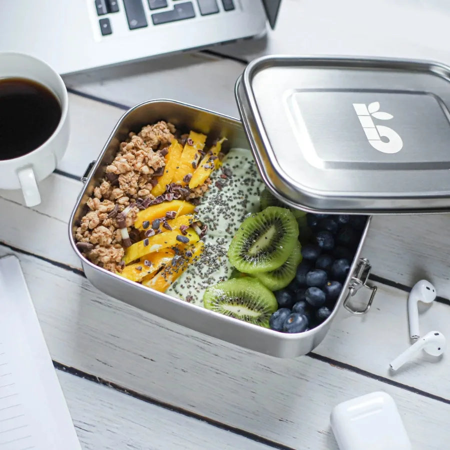 La lunch box couvercle métal de la marque Bambaw remplie