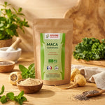 Poudre de maca bio Graine Sauvage 150g sur surface bois avec ingrédients naturels