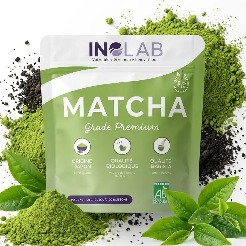 Matcha bio premium INOLAB 100g avec poudre verte et feuilles de thé bio sur fond blanc