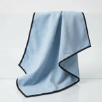 Microfibre extra-fine Pimpant bleu clair 40x40cm sur fond blanc pour nettoyage sans traces