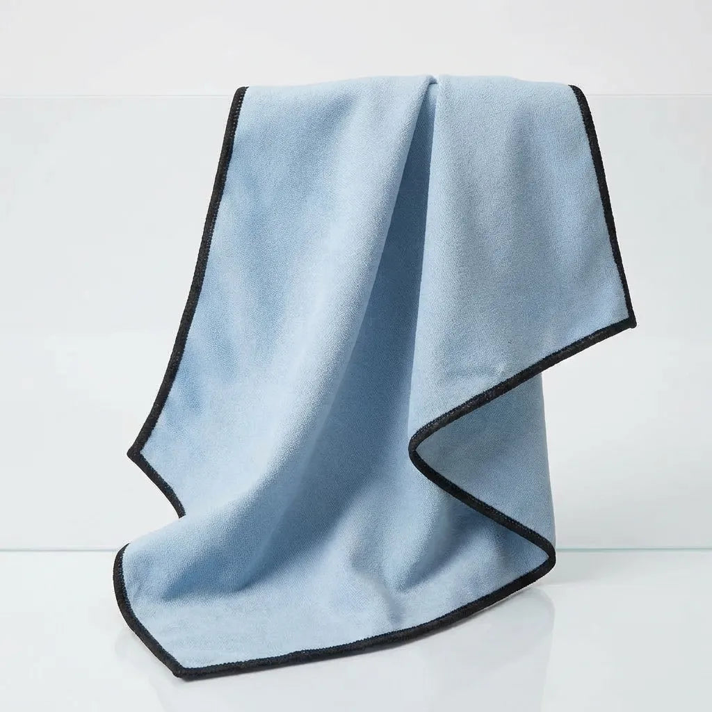 Microfibre extra-fine Pimpant bleu clair 40x40cm sur fond blanc pour nettoyage sans traces