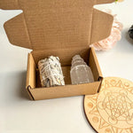Un Mini coffret de Purification comprenant 1 Sauge Blanche & 1 Sélénite