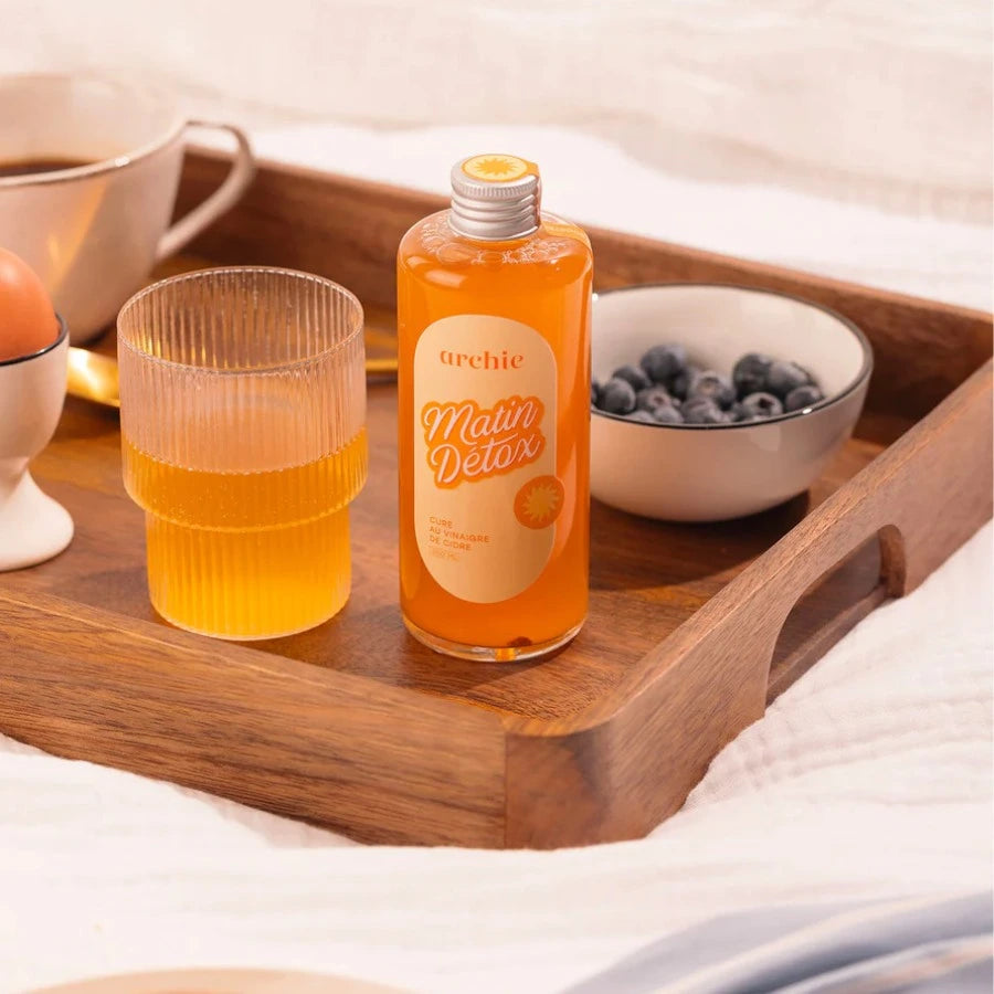 Photo d'ambiance d'une bouteille de Cure Morning Detox au Vinaigre de Cidre bio (200ml) - Archie