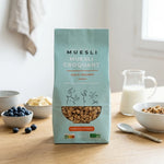 Muesli Nature Bio 350g Monsieur Muesli avec fruits frais sur table en bois