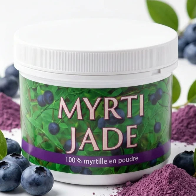 Myrti-jade poudre de myrtille 200g avec myrtilles fraîches et feuilles vertes sur fond blanc