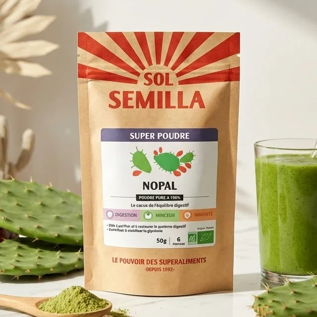 Nopal bio en poudre Sol Semilla 50g avec feuilles fraîches et verre de smoothie vert