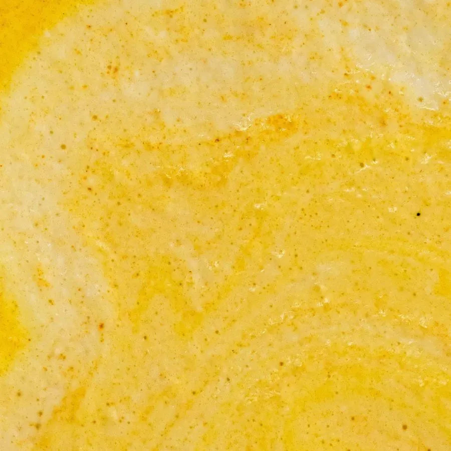 Une mousse de lait et de Magic Golden Latte 