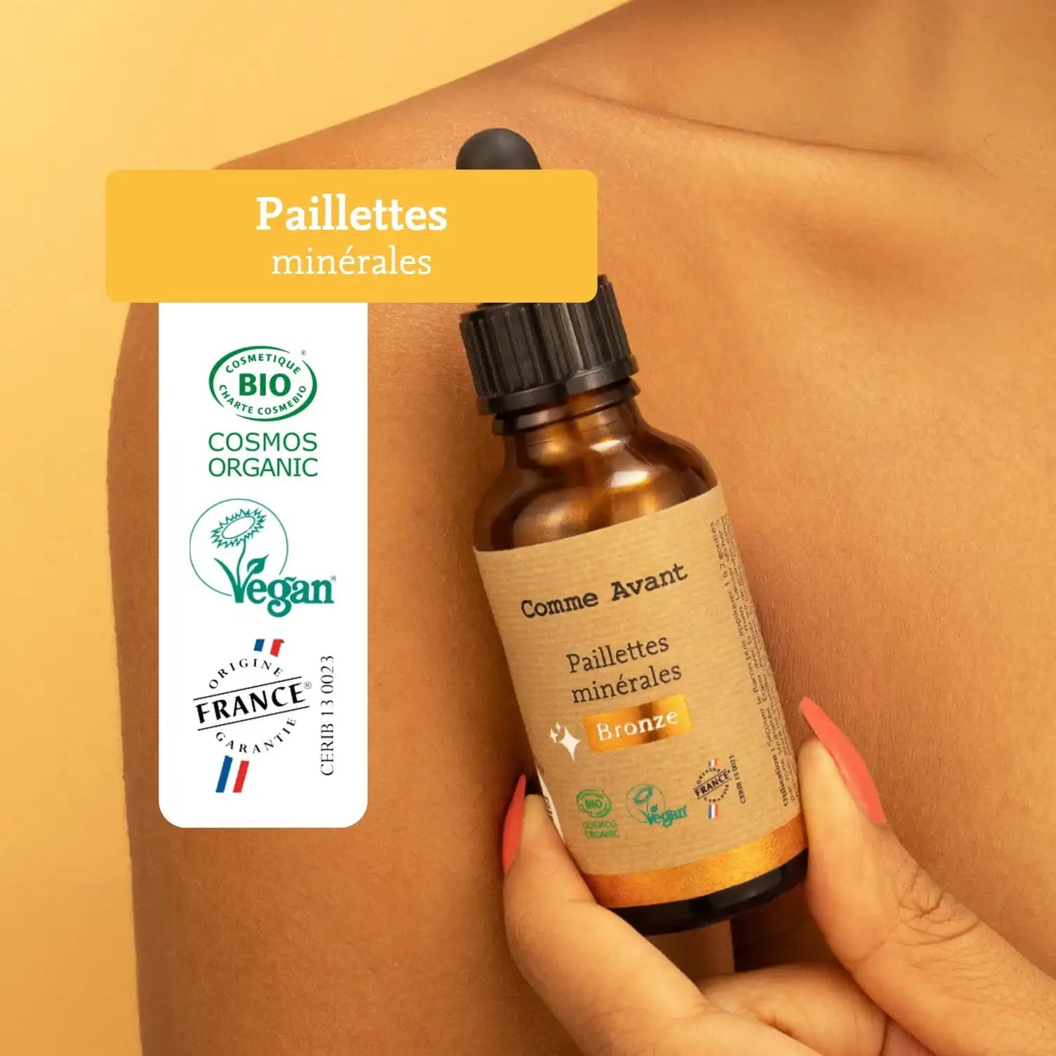 Les labels de l'huile pailletée corps et visage de 30ml de la marque Comme Avant