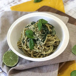 Graines de chanvre de la marque Iswari sur des spaghettis