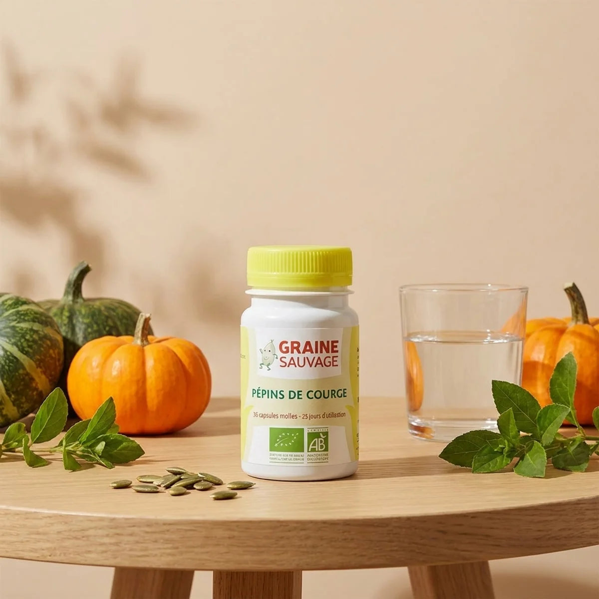 Pépins de courge bio Graine Sauvage 50 capsules avec potimarron et feuilles vertes