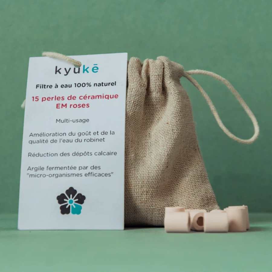 Un sachet de 15 Perles de céramique roses Kyuké pour filtrer l’eau du robinet naturellement