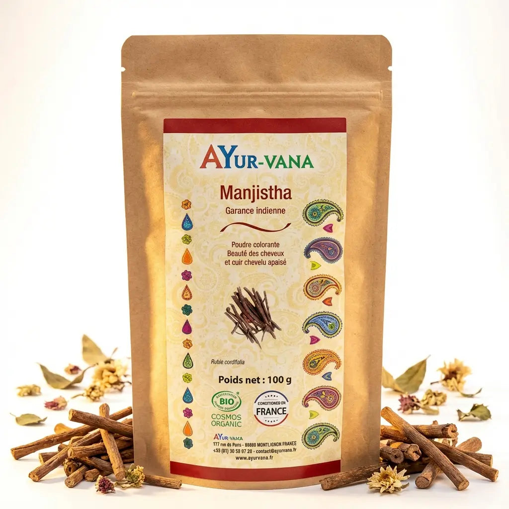 Poudre de Manjistha bio Ayur Vana 100g avec racines et ingrédients naturels sur fond blanc
