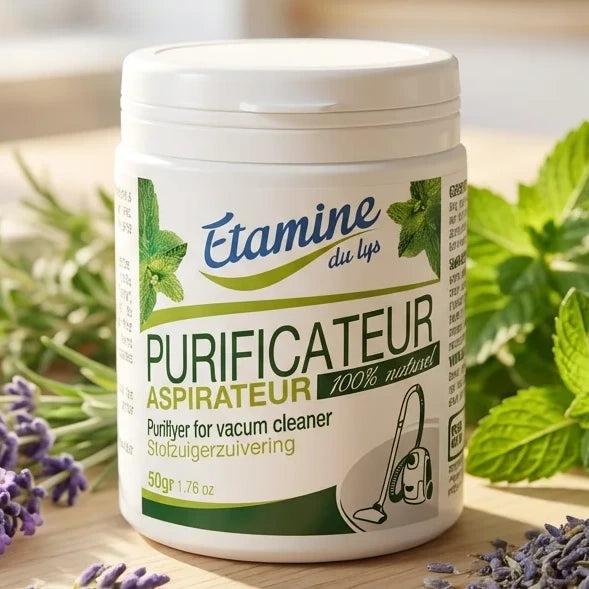 Poudre Parfumée Etamine Du Lys 50g avec herbes fraîches et lavande sur surface bois