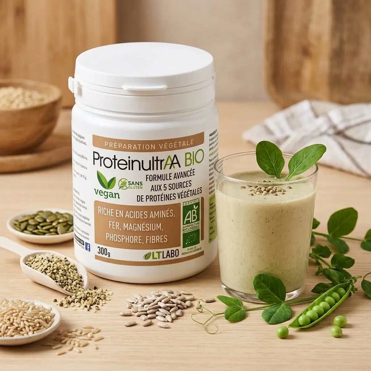 ProteinultrAA poudre protéine végétale bio sans gluten avec ingrédients organiques et smoothie