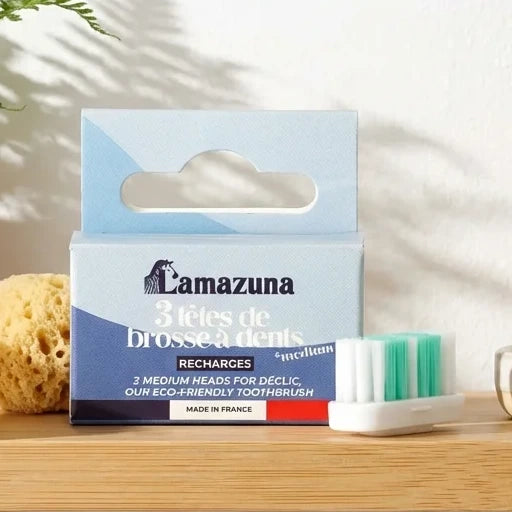 Recharge 3 têtes de brosse à dents Medium Lamazuna écologique sur étagère salle de bain