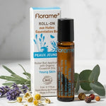 Roll-on Peaux Jeunes Bio Florame 5ml avec lavande et botaniques sur marbre blanc