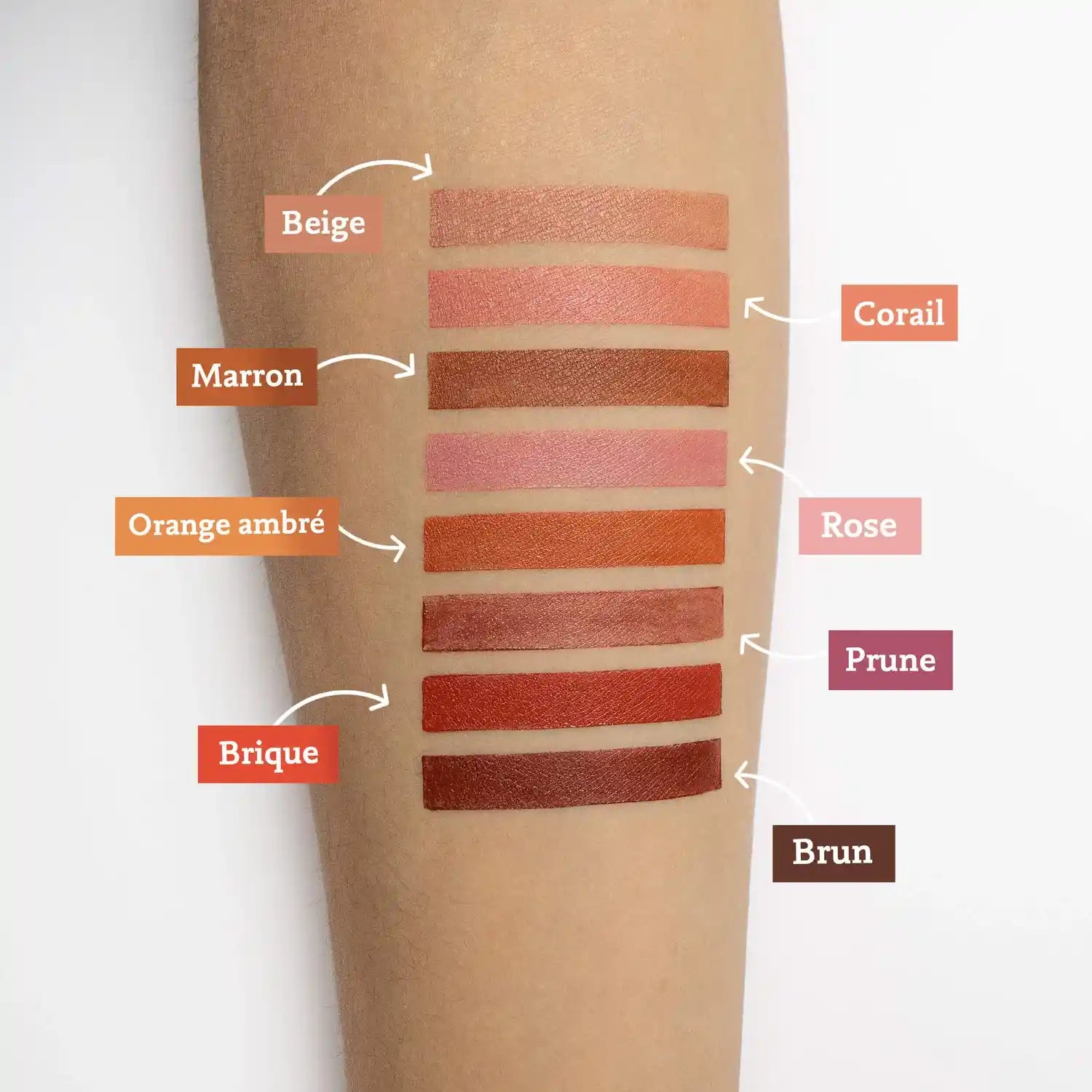 Swatch des huit couleurs de rouge à lèvres de Comme Avant