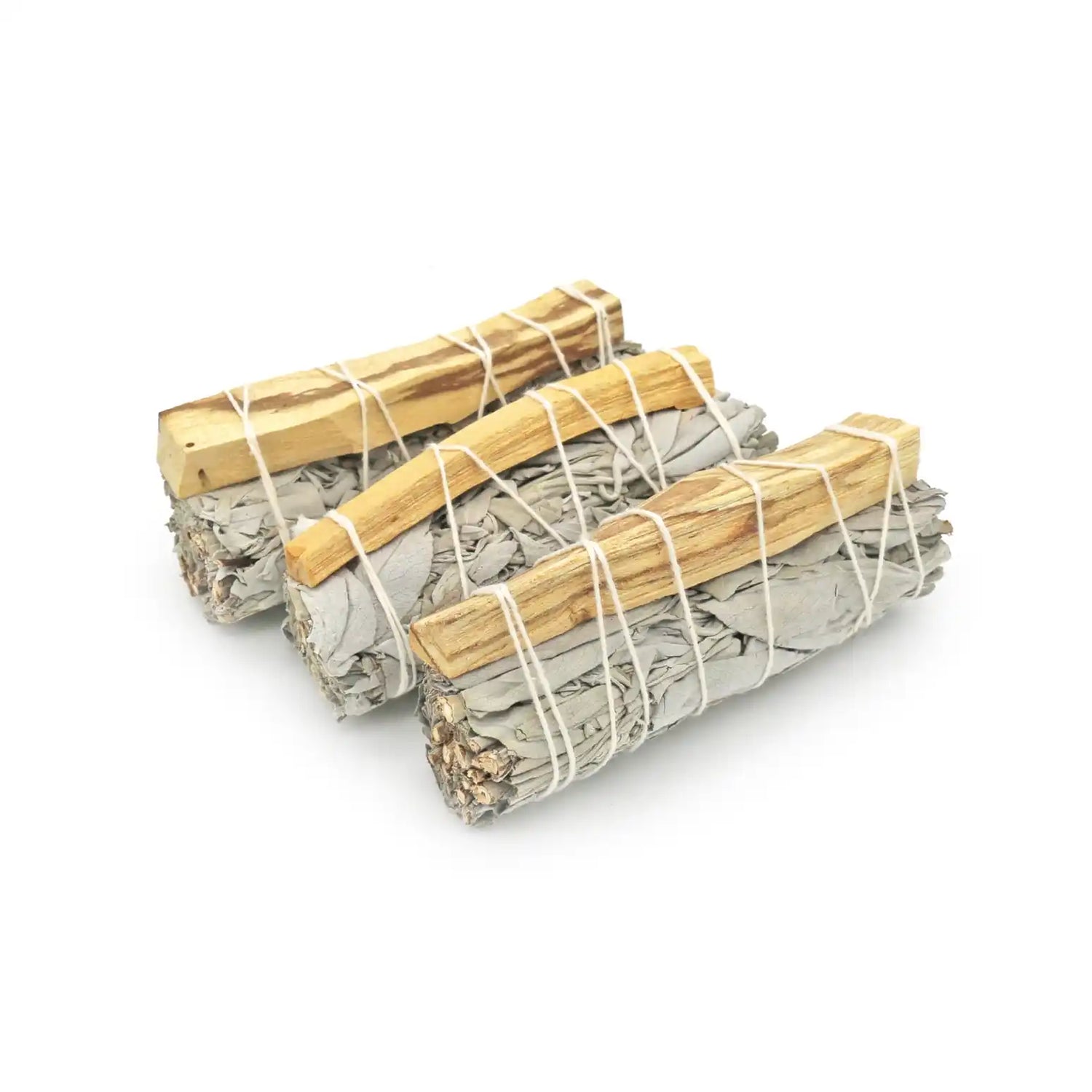 Une Sauge blanche avec un bâtonnet Palo Santo