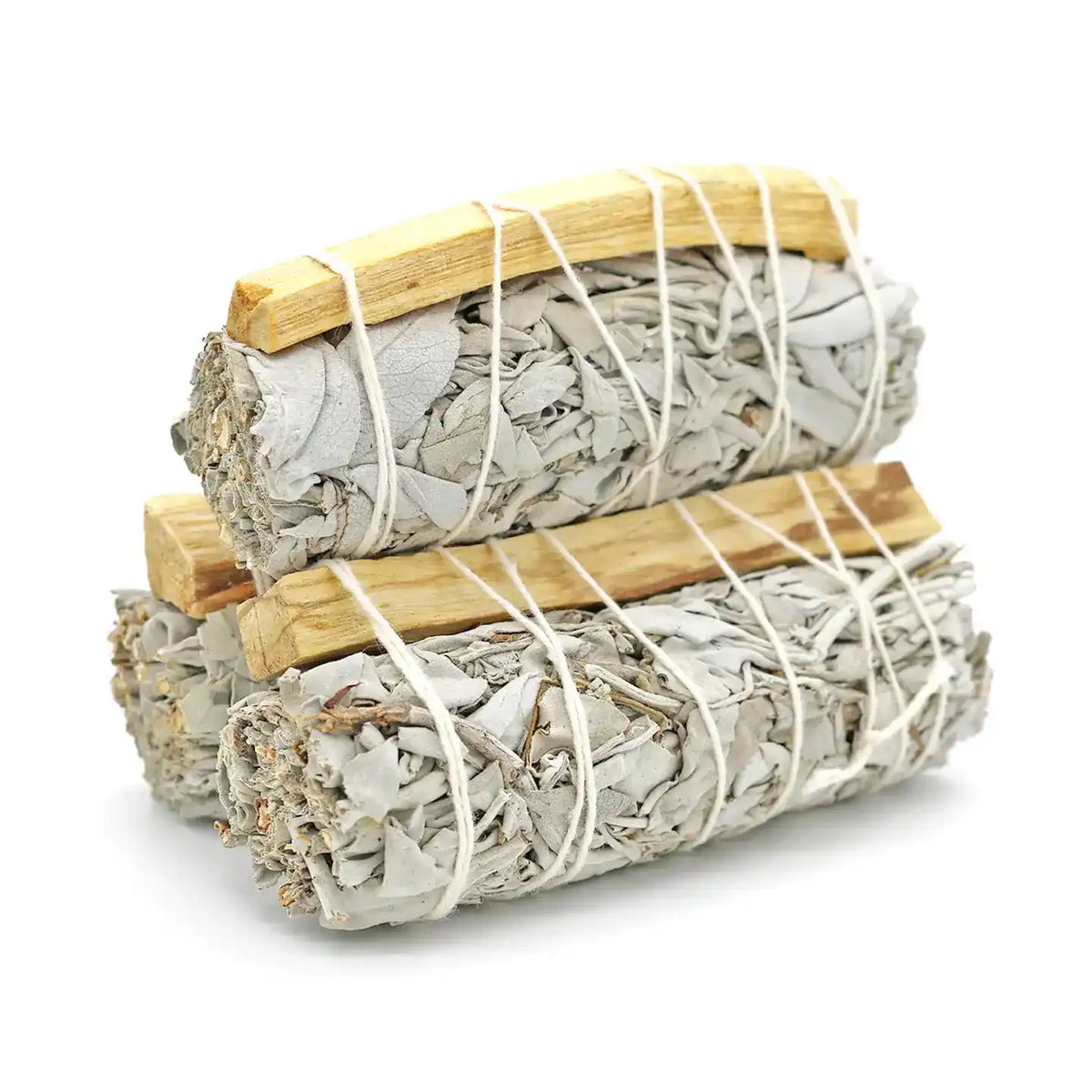 Une Sauge blanche avec un bâtonnet Palo Santo