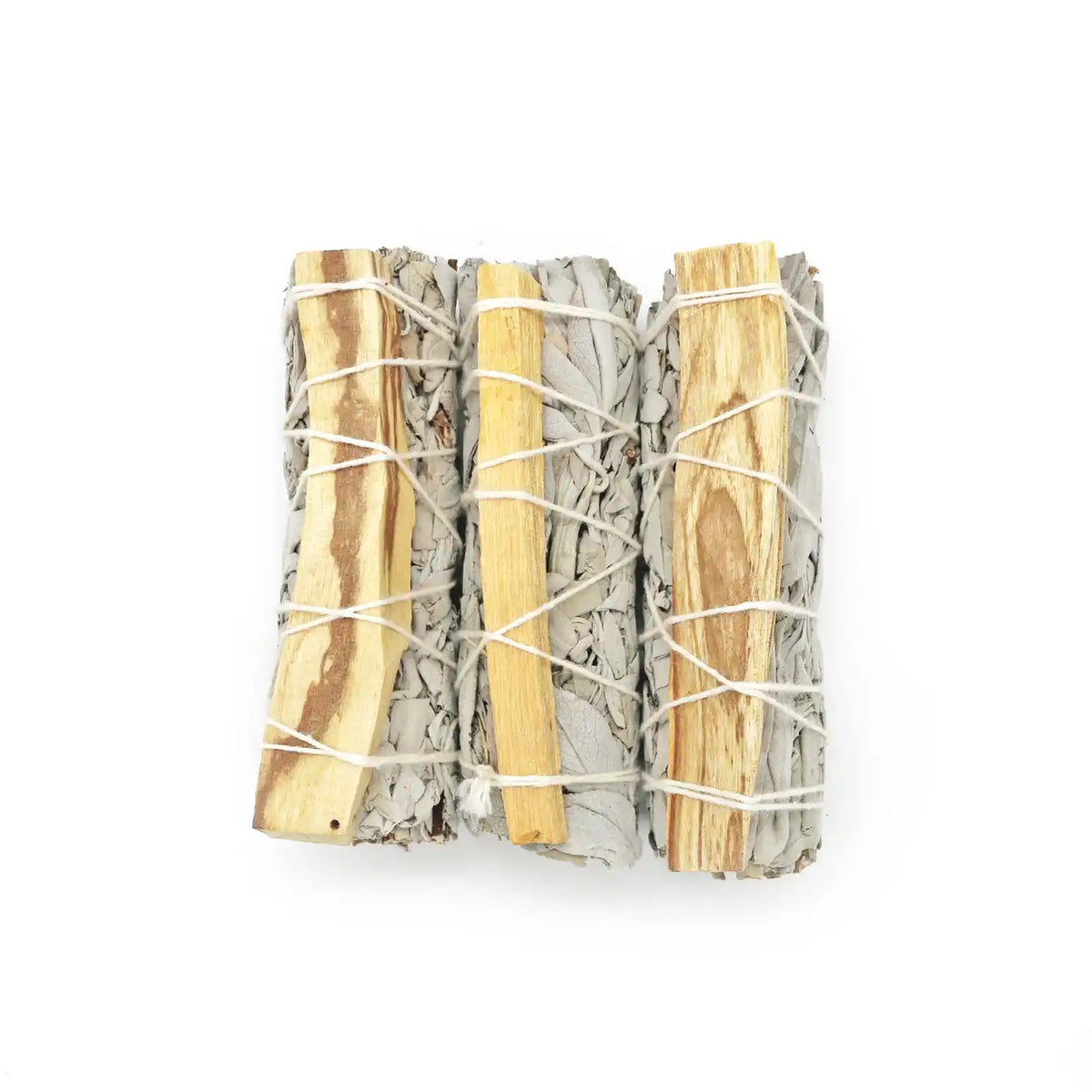 Une Sauge blanche avec un bâtonnet Palo Santo