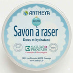 Un Savon à raser au lait de chèvre bio de 90grammes de la marque Antheya