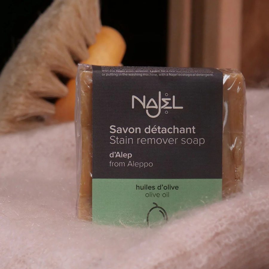 Savon d'Alep détachant de la marque Najel dans son emballage 
