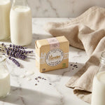 Savon de Marseille bio lait de chèvre La Corvette 100g sur marbre avec lavande