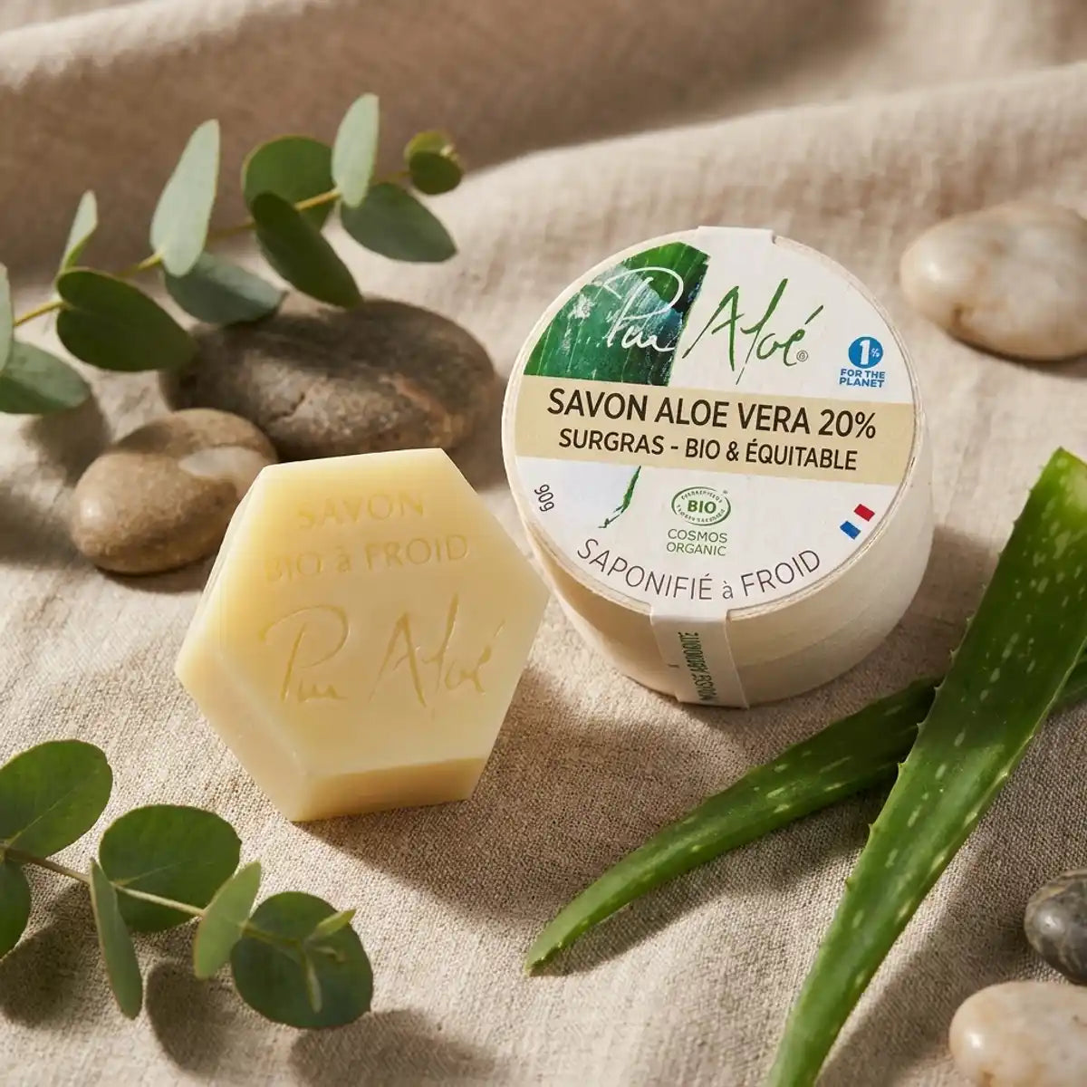 Savon Bio Pur'Aloé saponifié à froid 90g avec feuilles d'aloé vera et emballage blanc