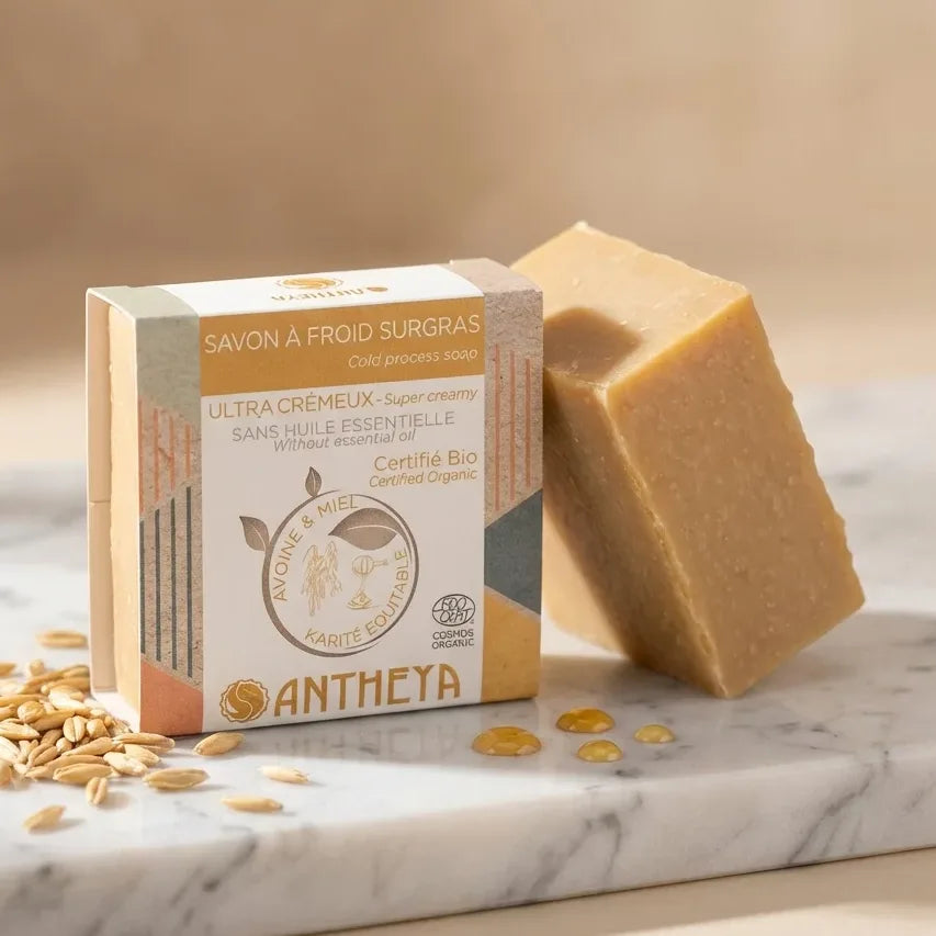 Savon solide crémeux Antheya pour peaux fragiles avec emballage, flocons d'avoine et miel