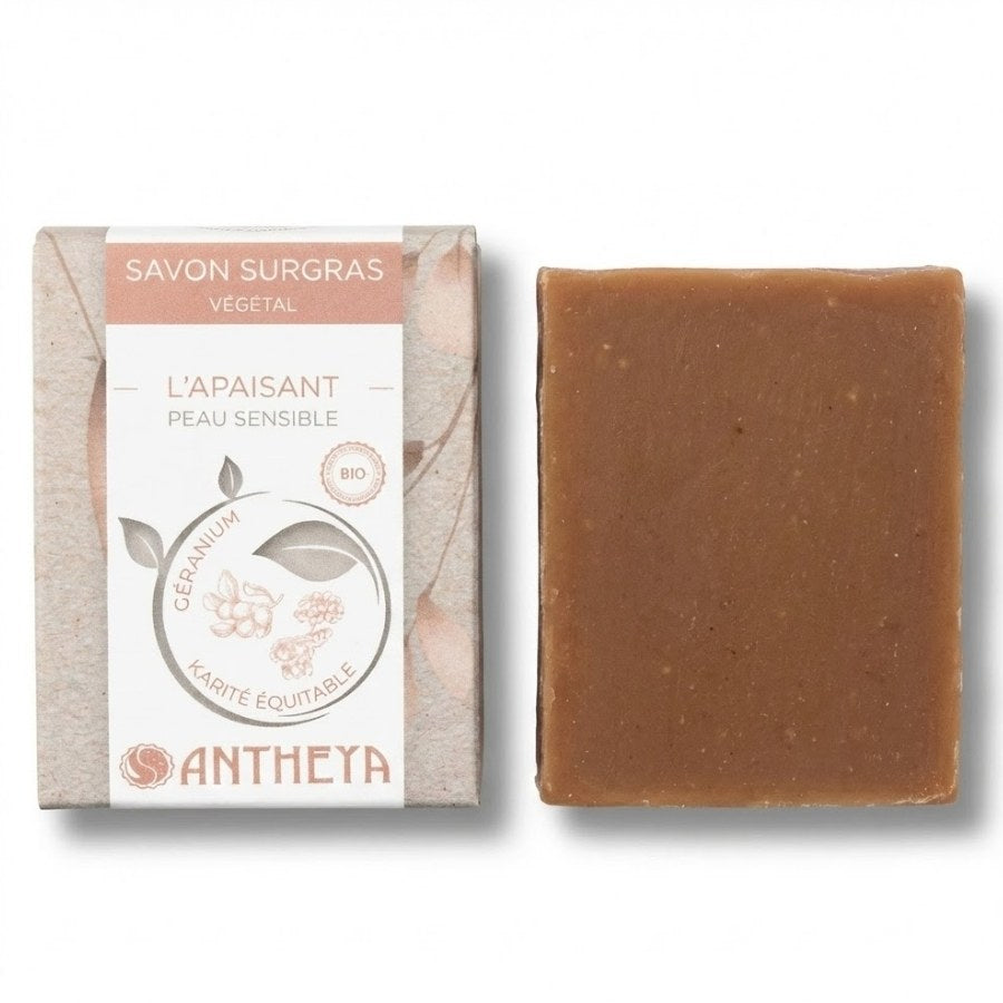 Un savon Apaisant Peaux Sensibles de 100 g de la marque Antheya