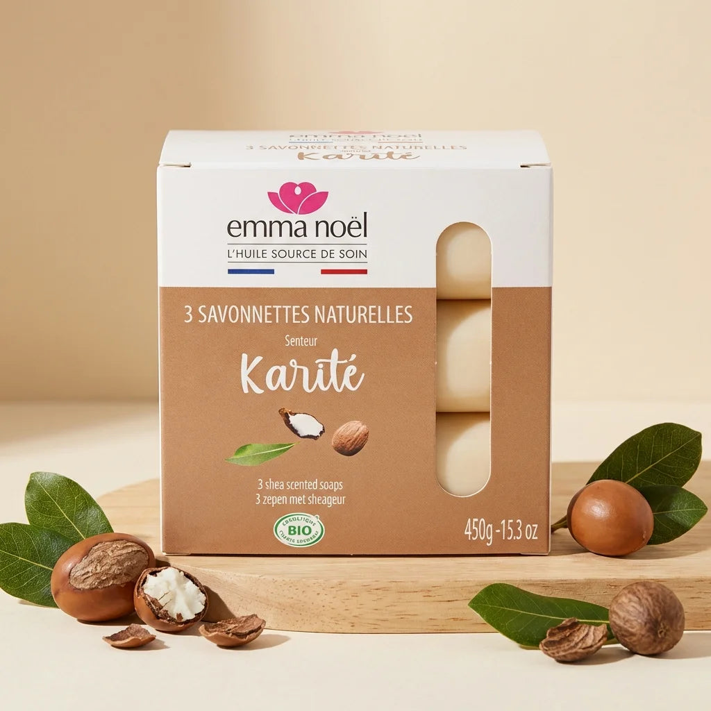 Savonnettes Karité Bio Emma Noël 3x150g avec noix de karité et feuilles vertes sur bois