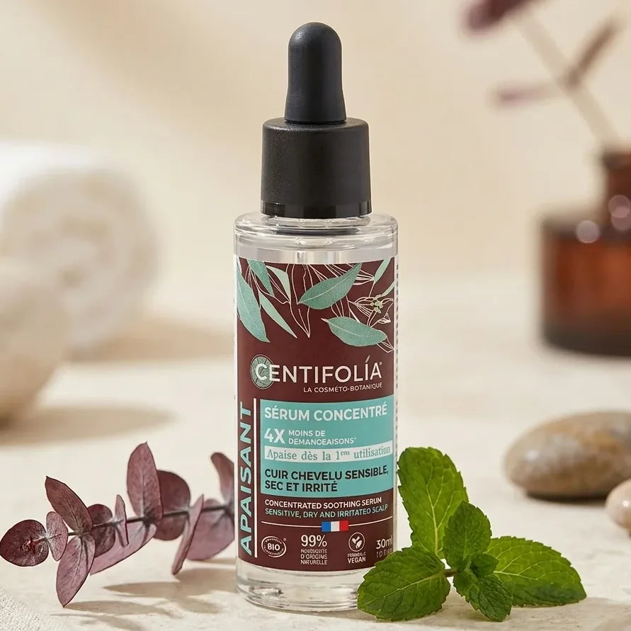 Sérum Concentré Apaisant Bio Centifolia 30ml avec compte-gouttes sur décor spa zen