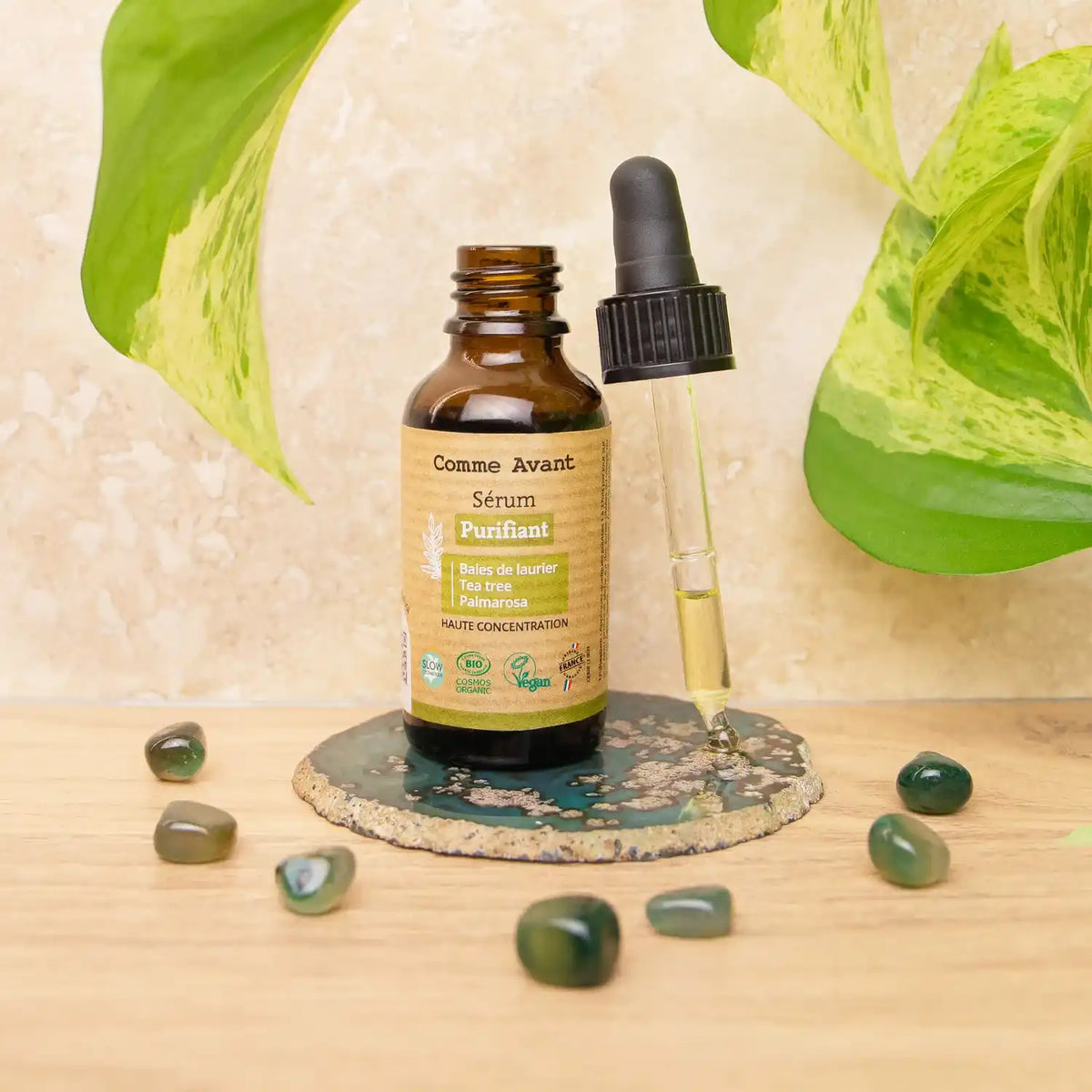 Visuel d'ambiance d'Un sérum visage purifiant de 30 ml de la marque Comme Avant