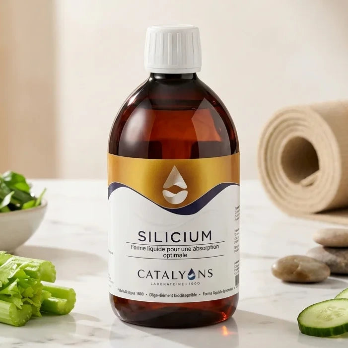 Bouteille Catalyons Silicium 500ml pour la santé des os et articulations sur marbre blanc