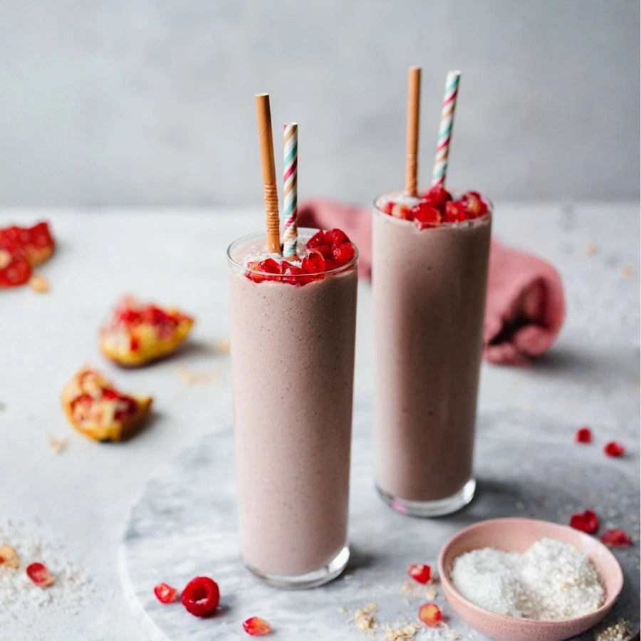 Le super petit-déjeuner saveur framboise et beurre de cacahuète de la marque Iswari présenté en smoothie
