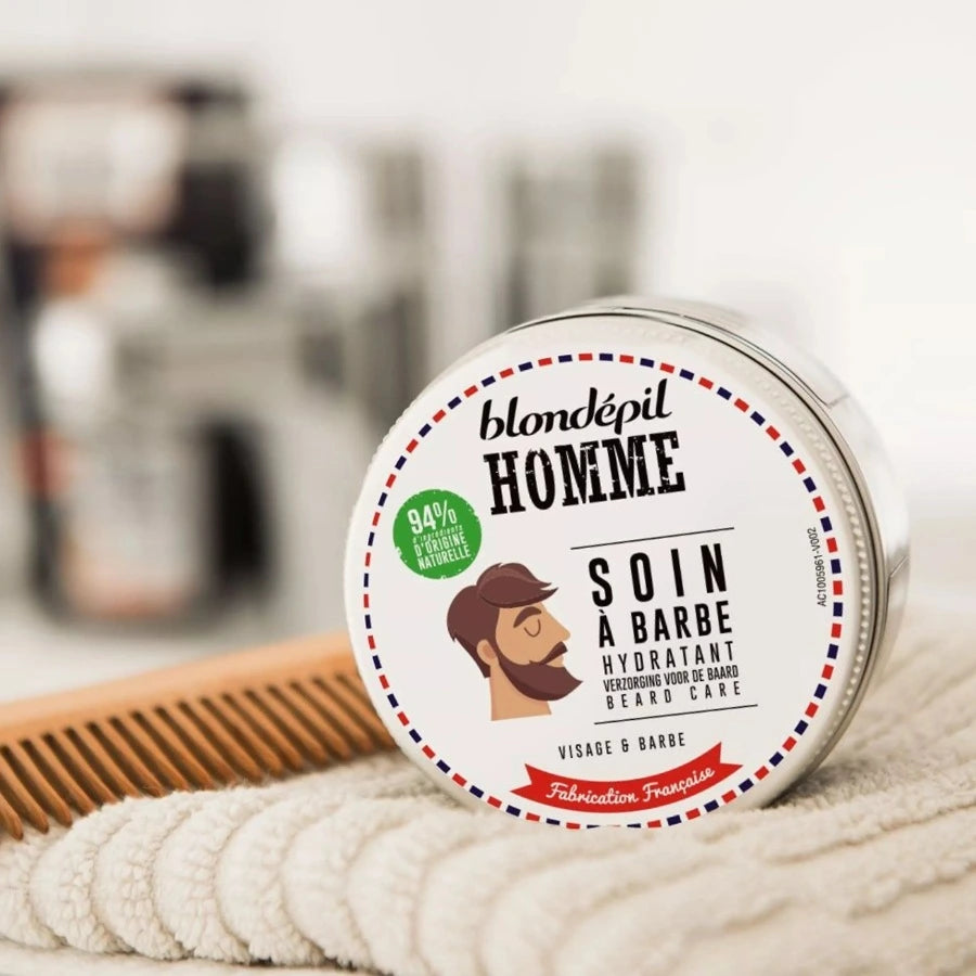Un soin hydratant Visage & Barbe de la marque Blondépil Homme posé sur une serviette de bain blanche