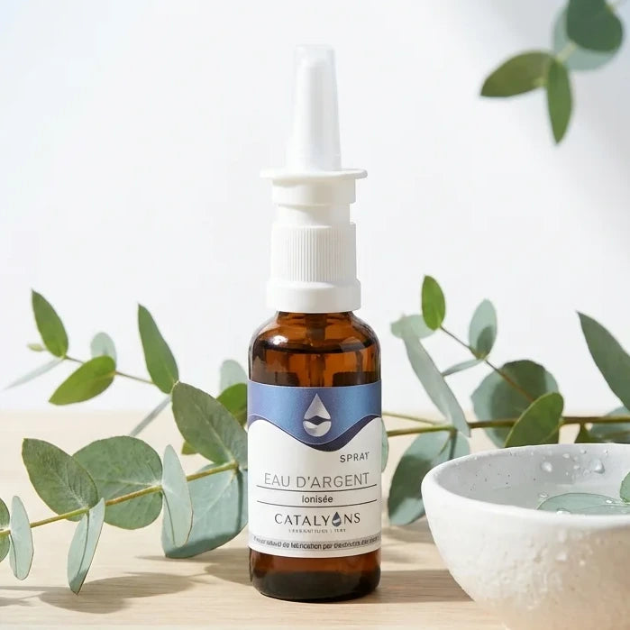 Spray nasal Catalyons eau d'argent ionisée 30ml flacon verre ambré avec feuilles eucalyptus