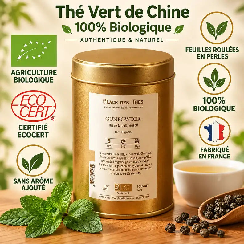 Thé vert Gunpowder Bio 100g Place des Thés en boîte dorée avec feuilles et tasse