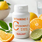 Vitamine C Liposomale 525mg Qualidiet entourée d'agrumes et feuilles vertes