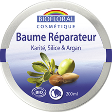 Le Beurre de Karité biofloral est un puissant agent protecteur et hydratant pour la peau.